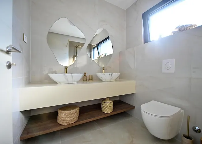 Vila Rosemary West - Heated Infinity Swimming Pool - Jacuzzi - Sea View Makarska
