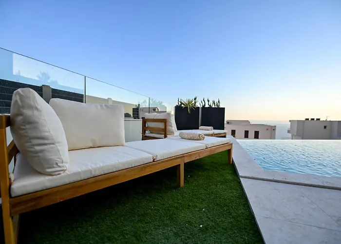 Rosemary West - Heated Infinity Swimming Pool - Jacuzzi - Sea View Vila *