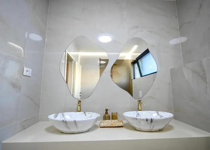 Vila Rosemary West - Heated Infinity Swimming Pool - Jacuzzi - Sea View