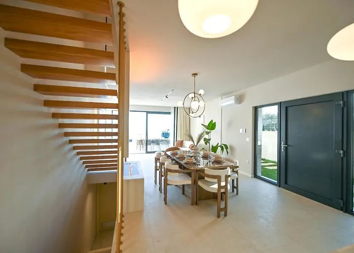 Vila Rosemary West - Heated Infinity Swimming Pool - Jacuzzi - Sea View
