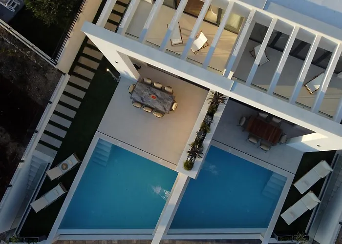 Rosemary West - Heated Infinity Swimming Pool - Jacuzzi - Sea View * Makarska