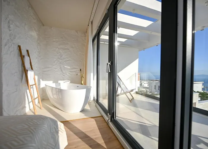 Rosemary West - Heated Infinity Swimming Pool - Jacuzzi - Sea View Makarska