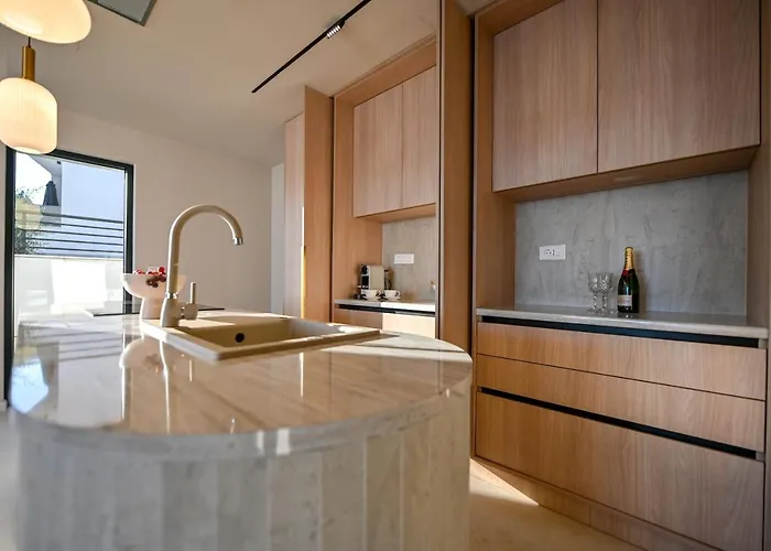 Vila Rosemary West - Heated Infinity Swimming Pool - Jacuzzi - Sea View *