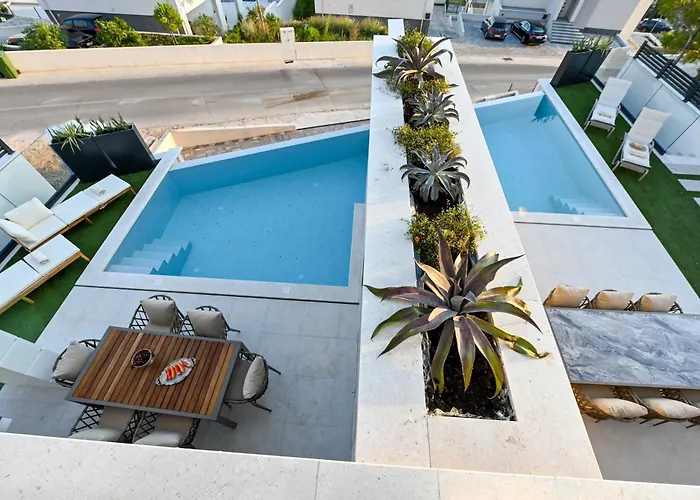 Vila Rosemary West - Heated Infinity Swimming Pool - Jacuzzi - Sea View *