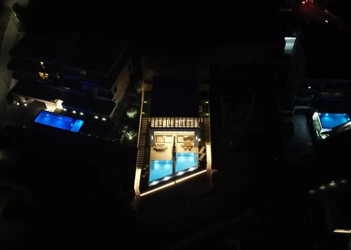 Rosemary West - Heated Infinity Swimming Pool - Jacuzzi - Sea View Vila